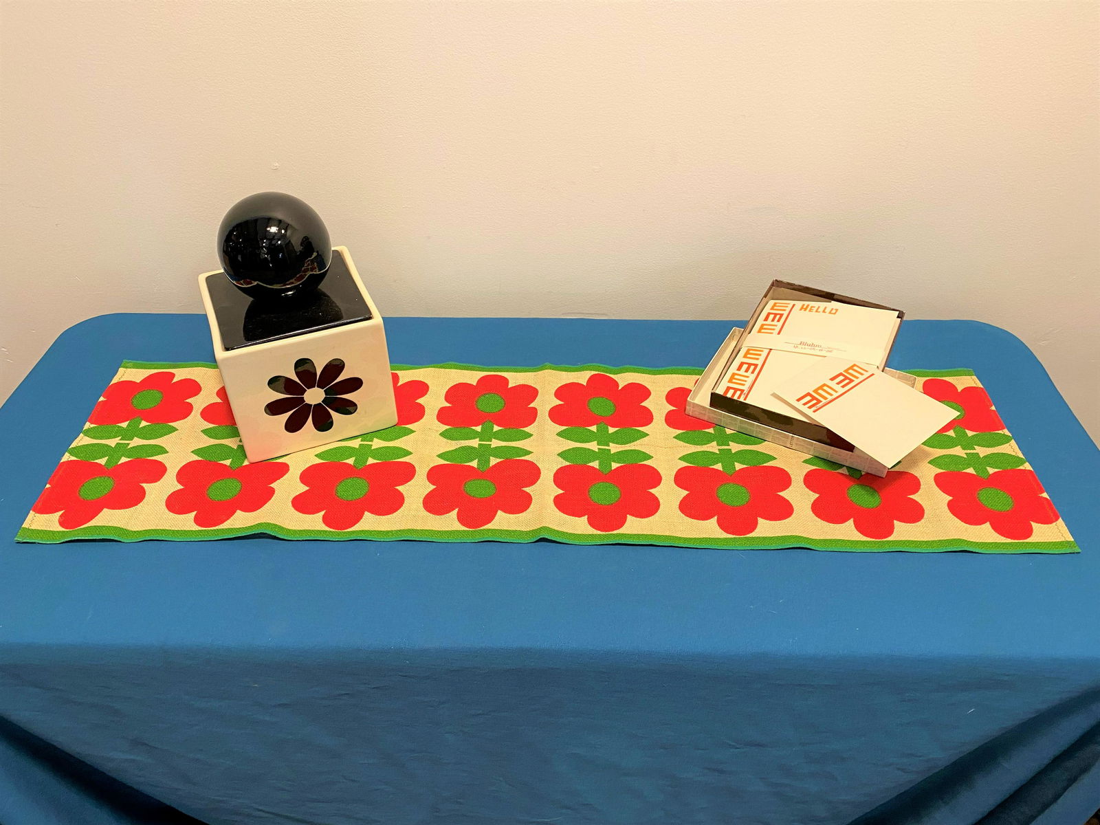 IMO MARIMEKKO Table Runner, Stationary & Jar: -