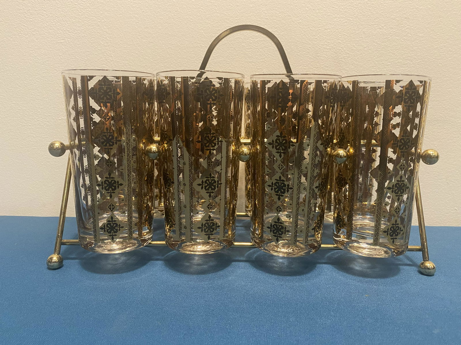 MId Century Gold Leaf Drinking Glasses in Carrying (1 of 5)