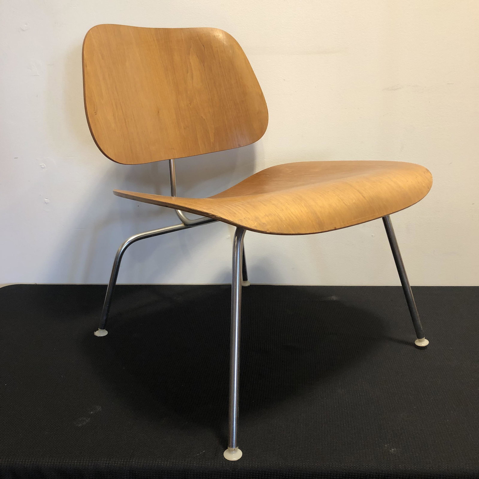 Charles Eames LCM Lounge Chair (1 of 8)