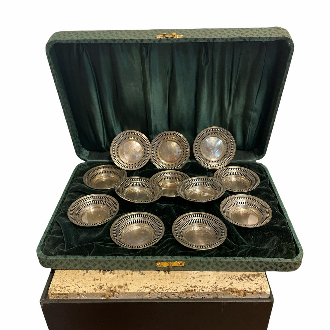 12 Sterling Nut Cups in a case: cups are 2.7" x 2.7" case size is 12" x 8.4" x 2"