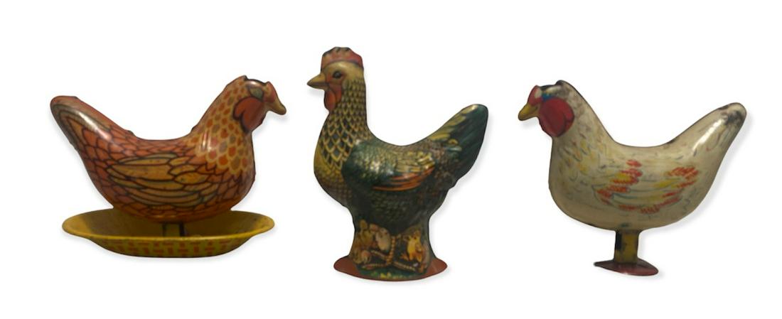 Collection WYANDOTTE Tin Egg Laying Chickens: tallest is 7.75, 2 are WYANDOTTE , 2 LAY EGGS AND 1 CACKLES