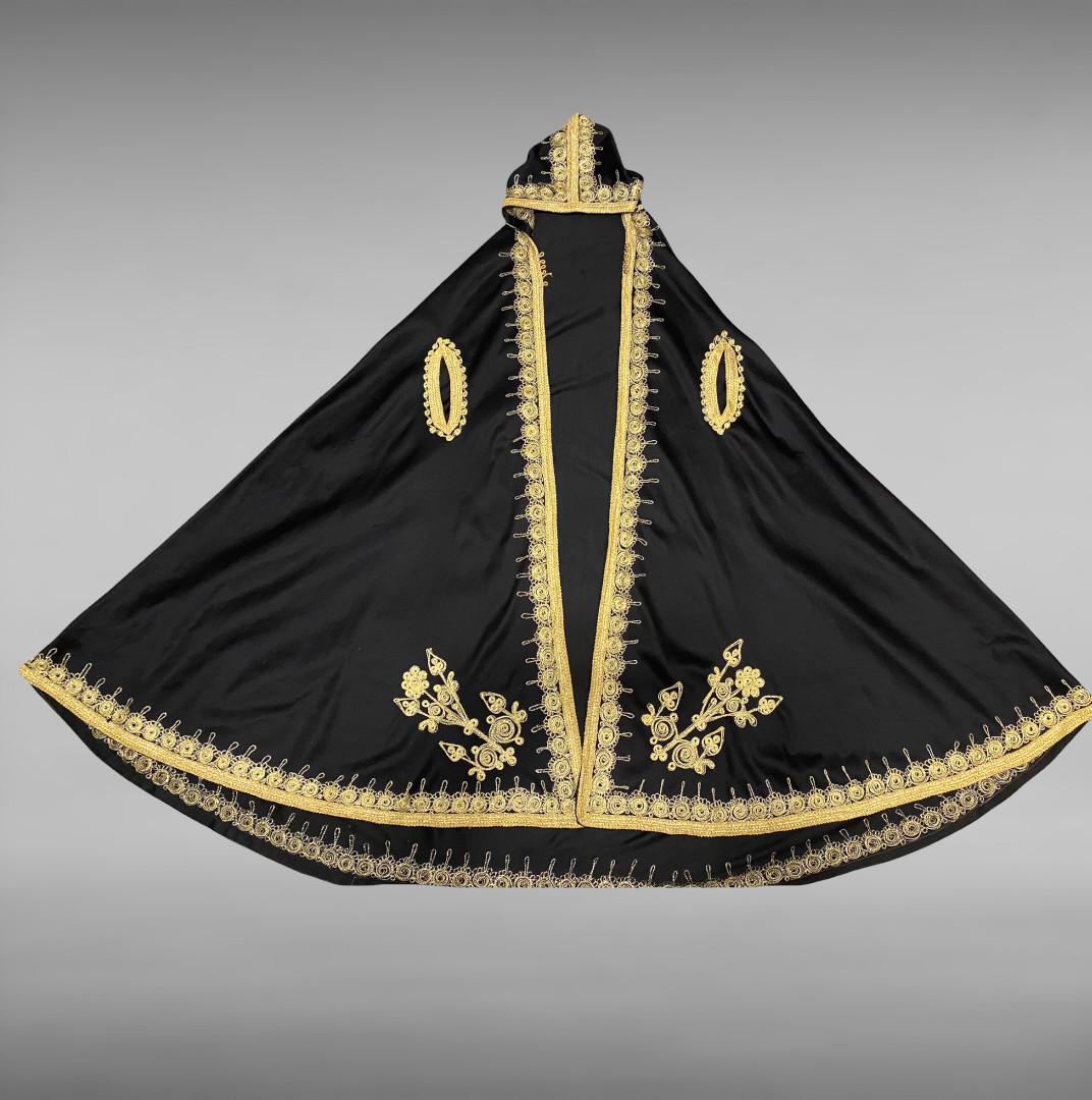 Vintage Hooded Embroidered Cape (1 of 7)