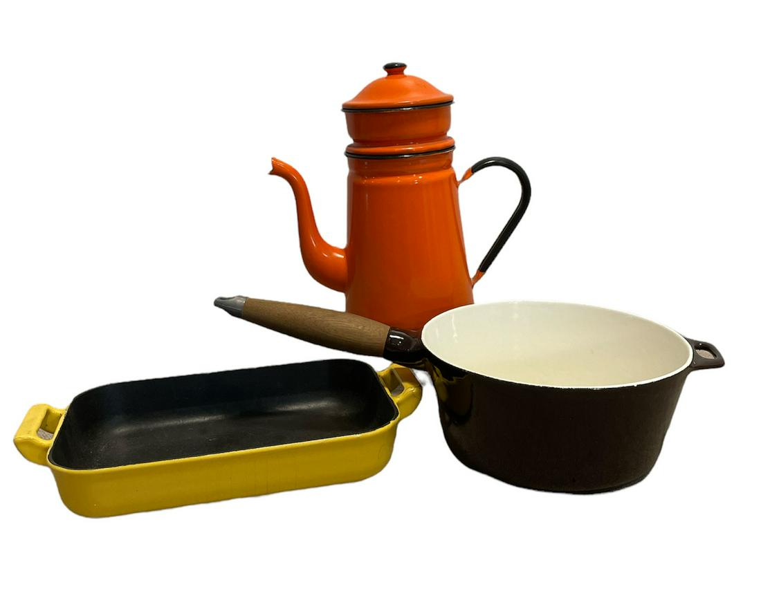 Collection Enamelware Pots (1 of 2)