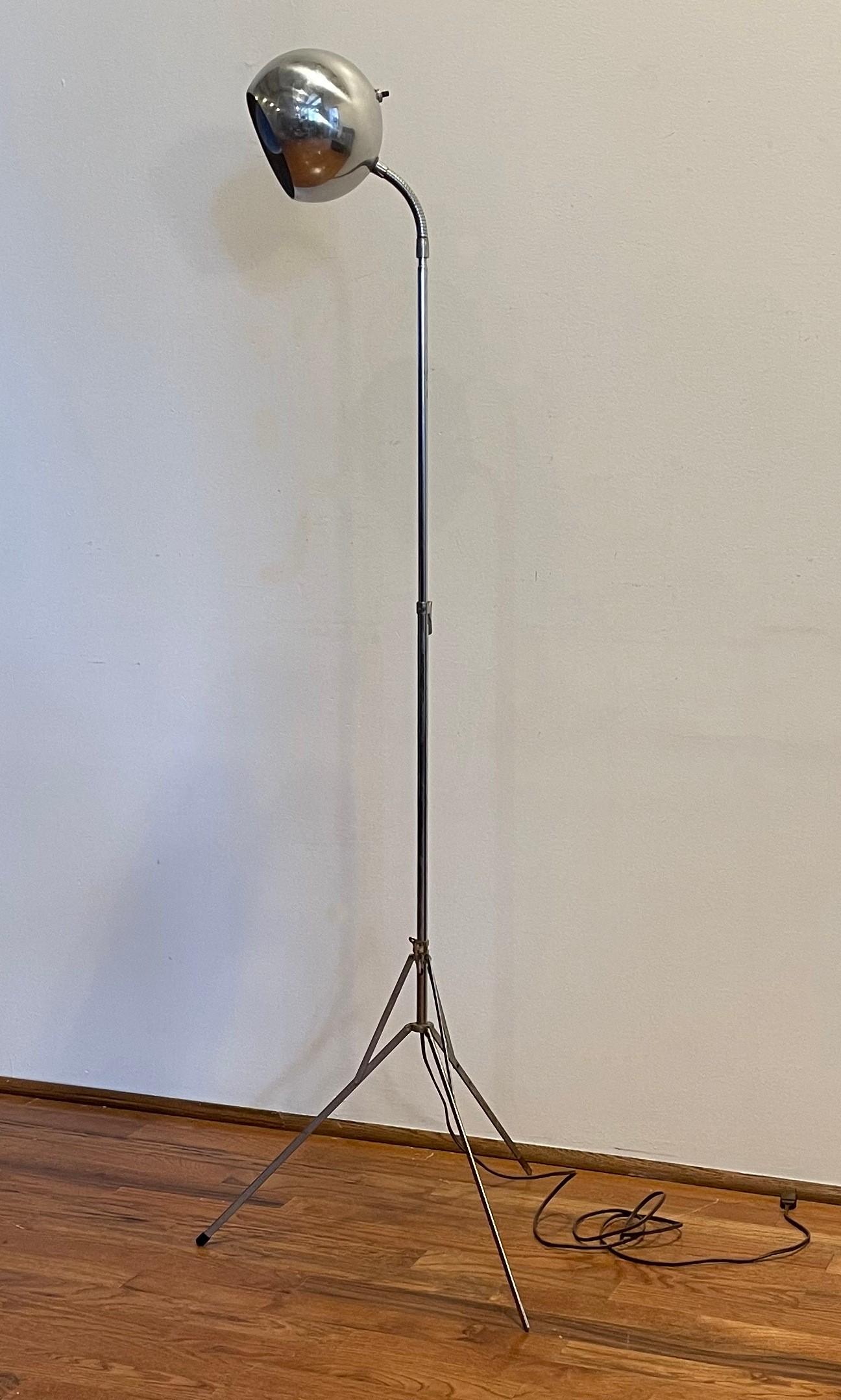 Mid Century Articulating Eyeball floor lamp (1 of 2)