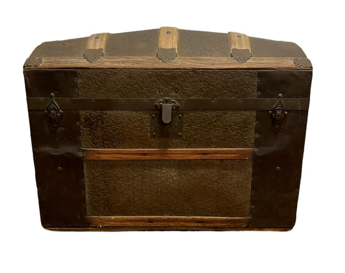 Contemporary Antique Style Travelling Trunk (1 of 7)