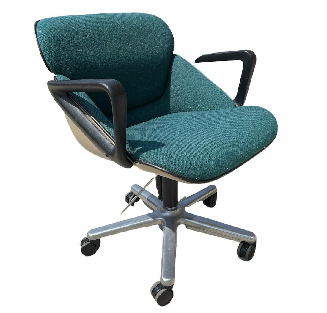 WILKHAHN 190 Office Chair by HANS ROERICHT: 30in H x 26in W x 25in D