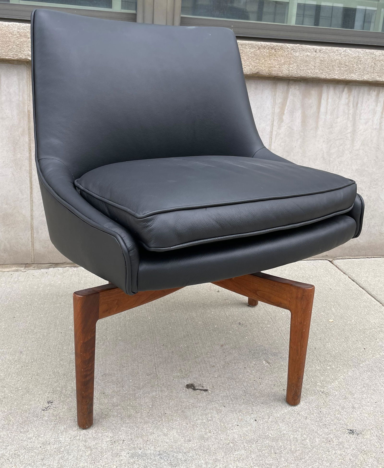 JENS RISOM Black Spider Leg Swivel Chair: 33in H to back x 19in H to seat x 27in W x 24in D