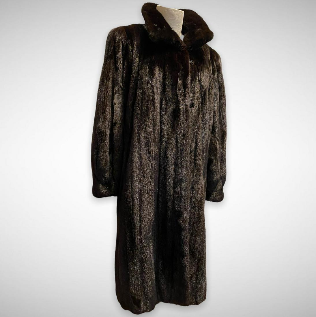 Beautiful 1980's Mink Coat (1 of 4)