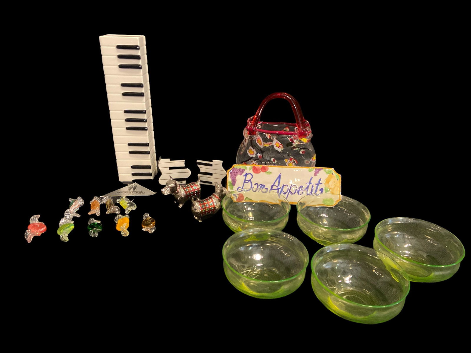 Collection Venetian Glass Candy Scottie Dog S&P: all in nice shape