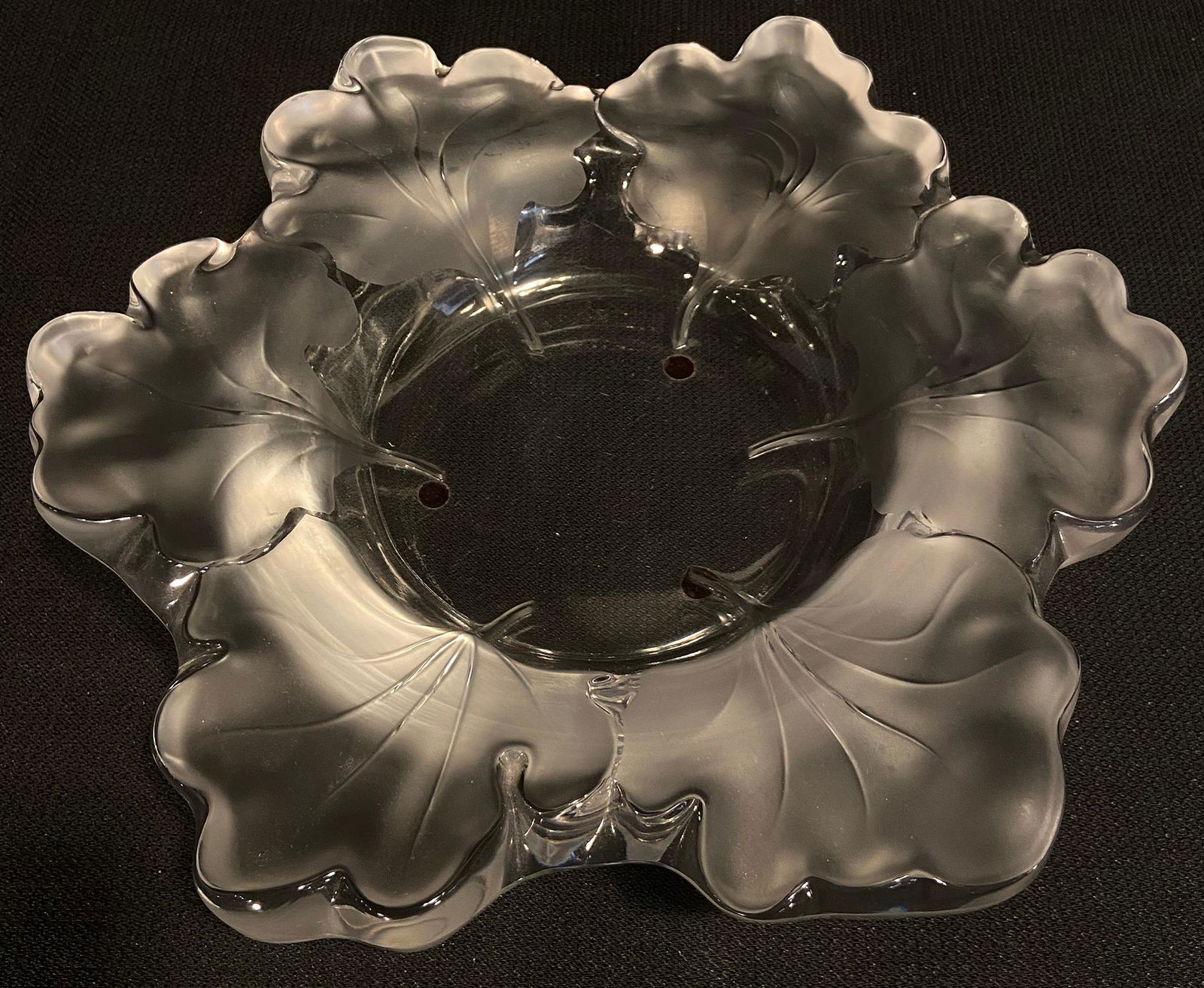 LALIQUE Leaf Bowl "Capucines" (1 of 6)