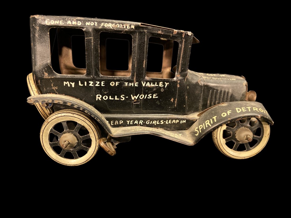 1920's STRAUSS LEAPING LENA DIZZIE LIZZIE Tin Wind Up Car: 7 in long