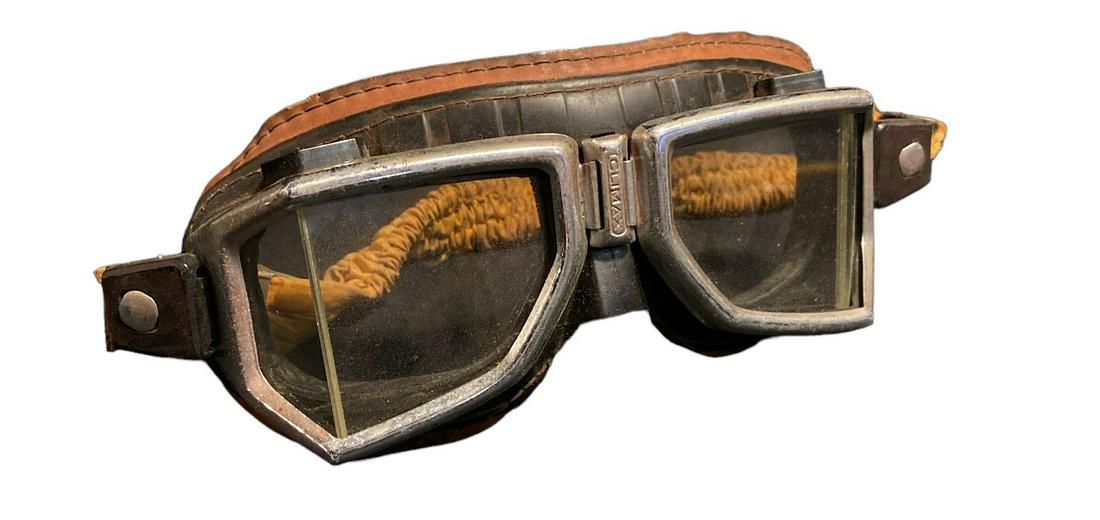 1970's CLIMAX Motorcycle Goggles: 3 in H x goggles are 6.25 in L x 1.75 in D