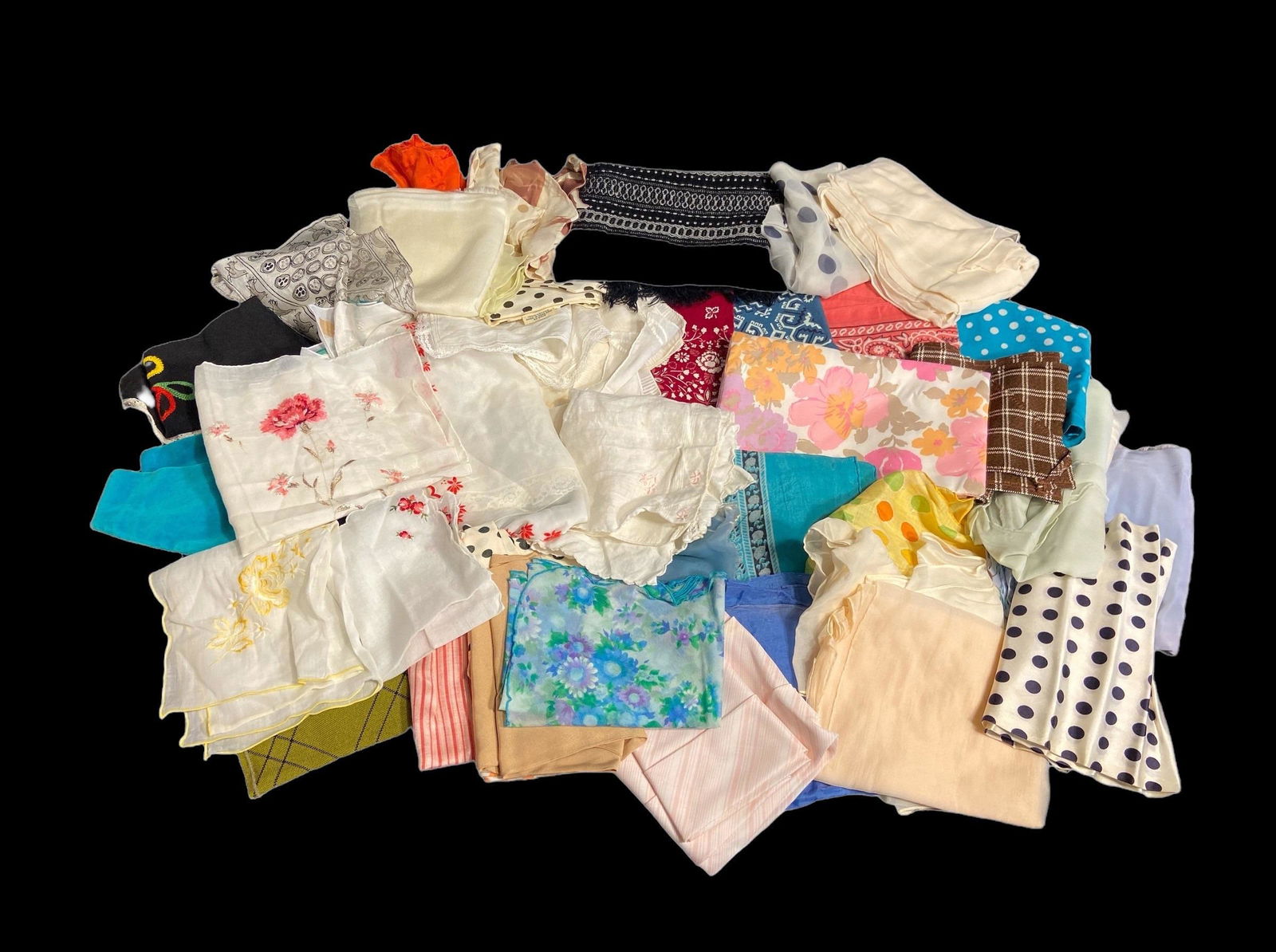 Large Collection Vintage Ladies Embroidered Cotton Handkerchiefs: assorted sizes