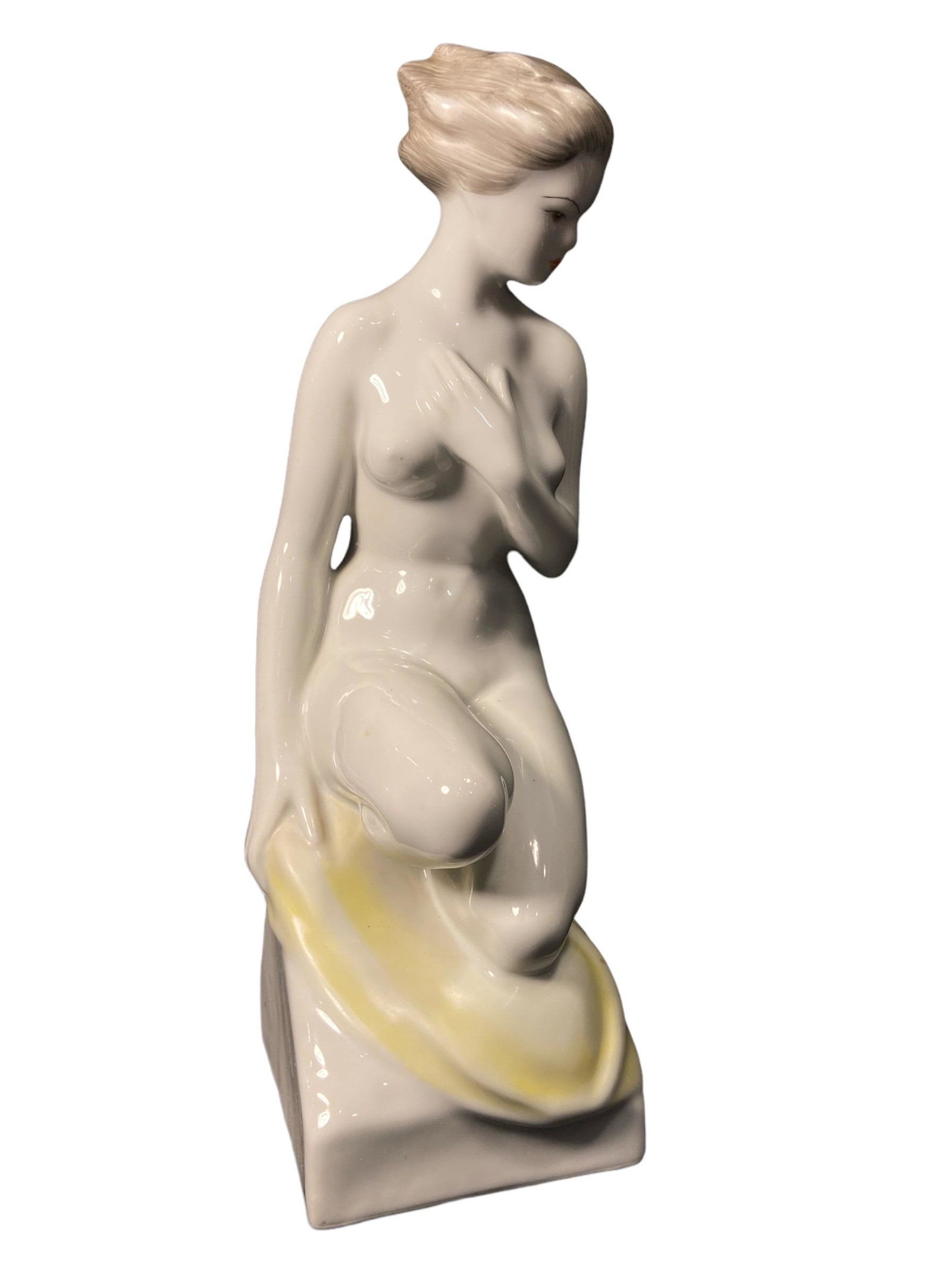 Hollohaza Hungary Art Deco Porcelain Nude Lady Statue: 11.75 in H x 4 in x 4 in at the base