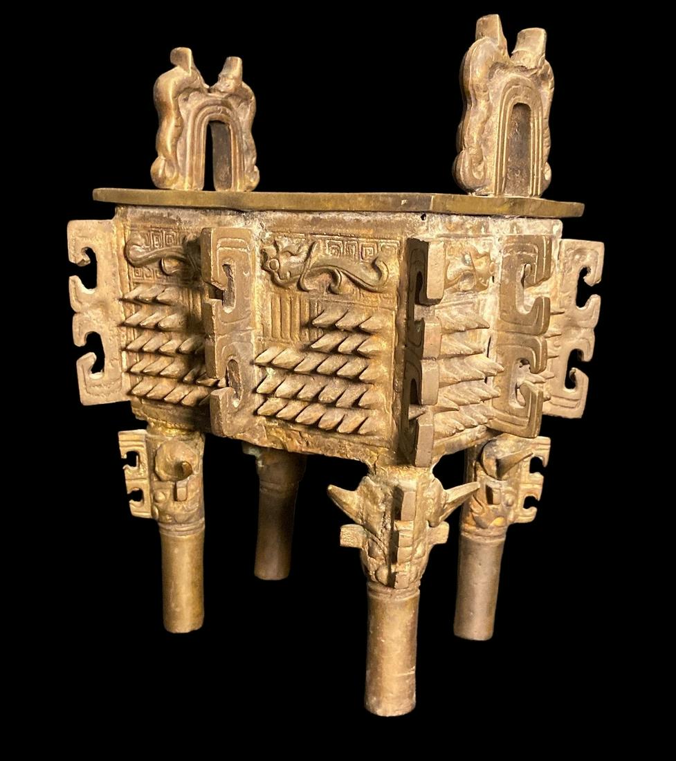 Old Chinese Ding Bronze and Iron Ritual Food Vessel (1 of 12)