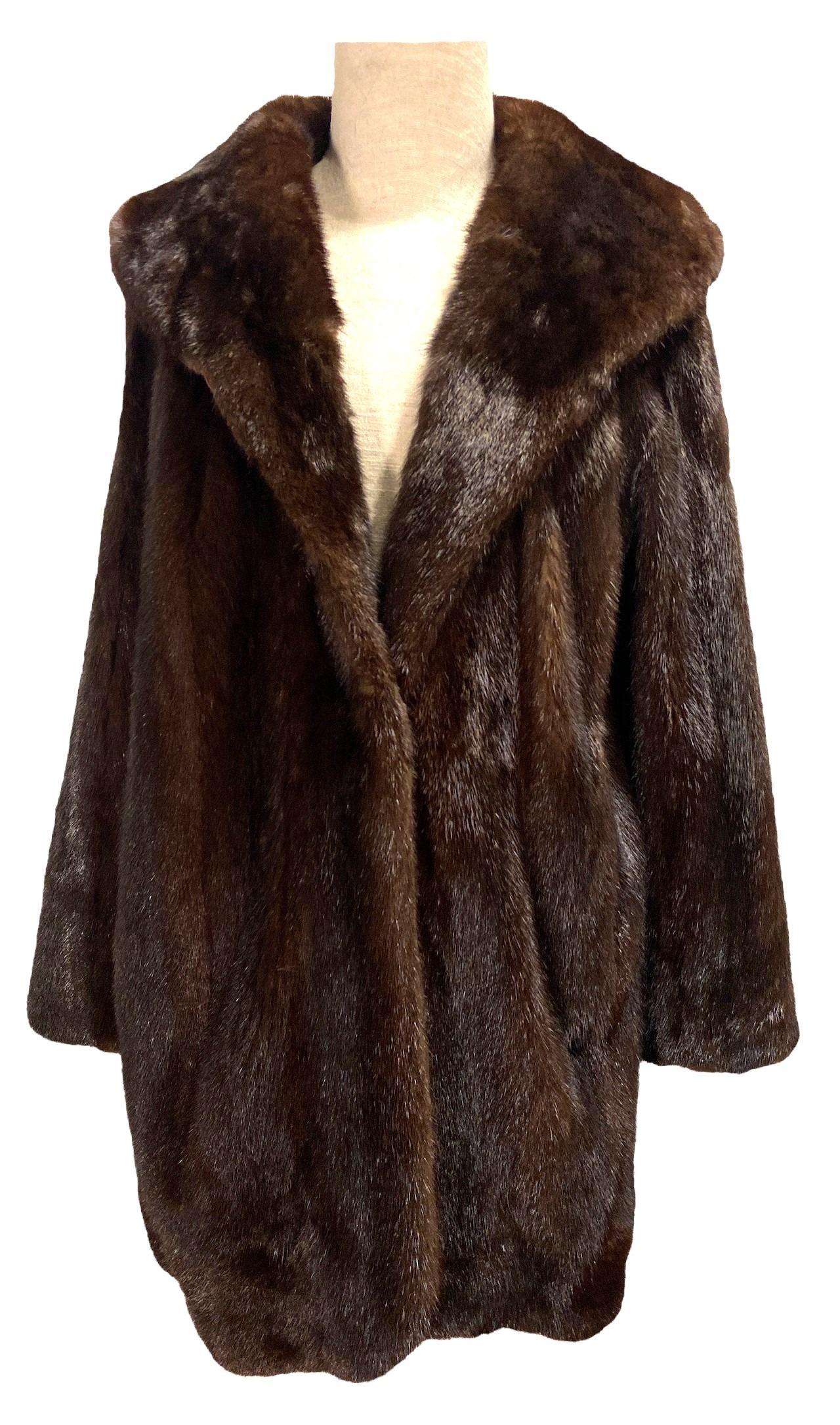 Vintage HINSDALE FURRIERS Mid Length Mink Fur Coat: Length is 31", Chest is 42", Waist is 40", Sleeve length is 23"