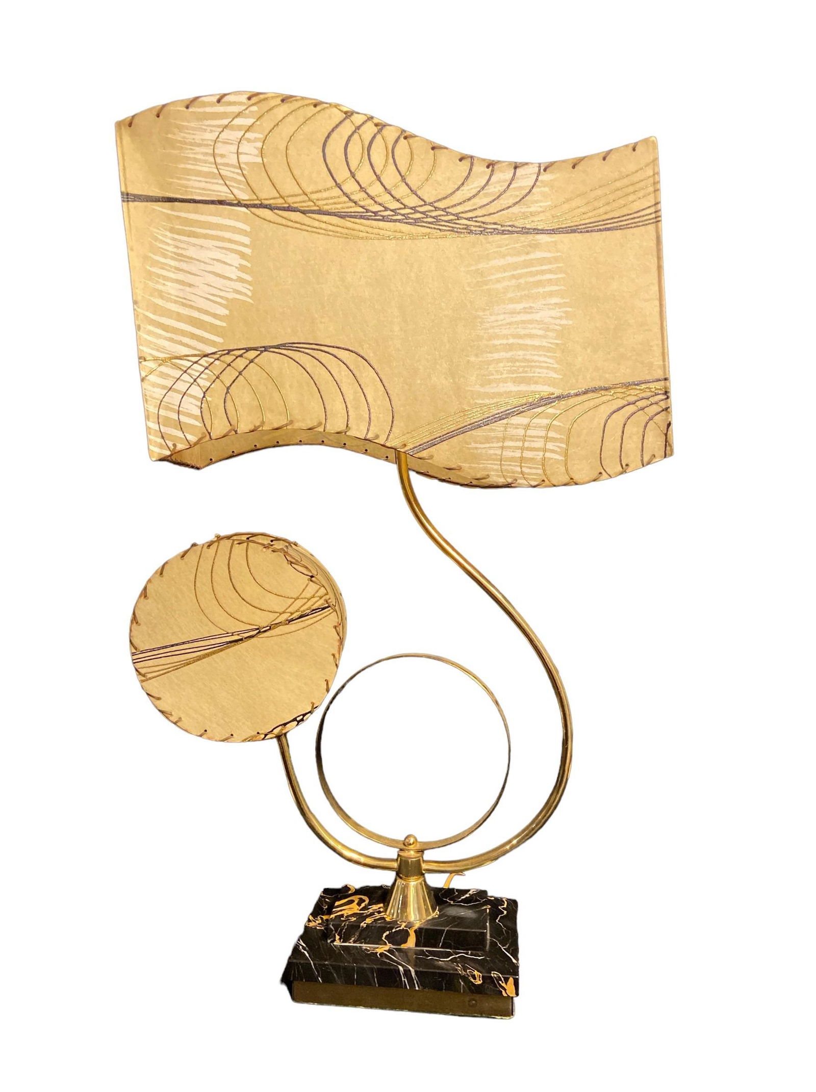 Tall 1950's MAJESTIC Lamp with Fiberglass Shade (1 of 12)