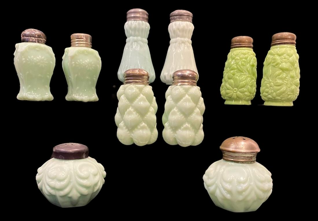 Collection EAPG Green Jadeite Shakers (1 of 6)