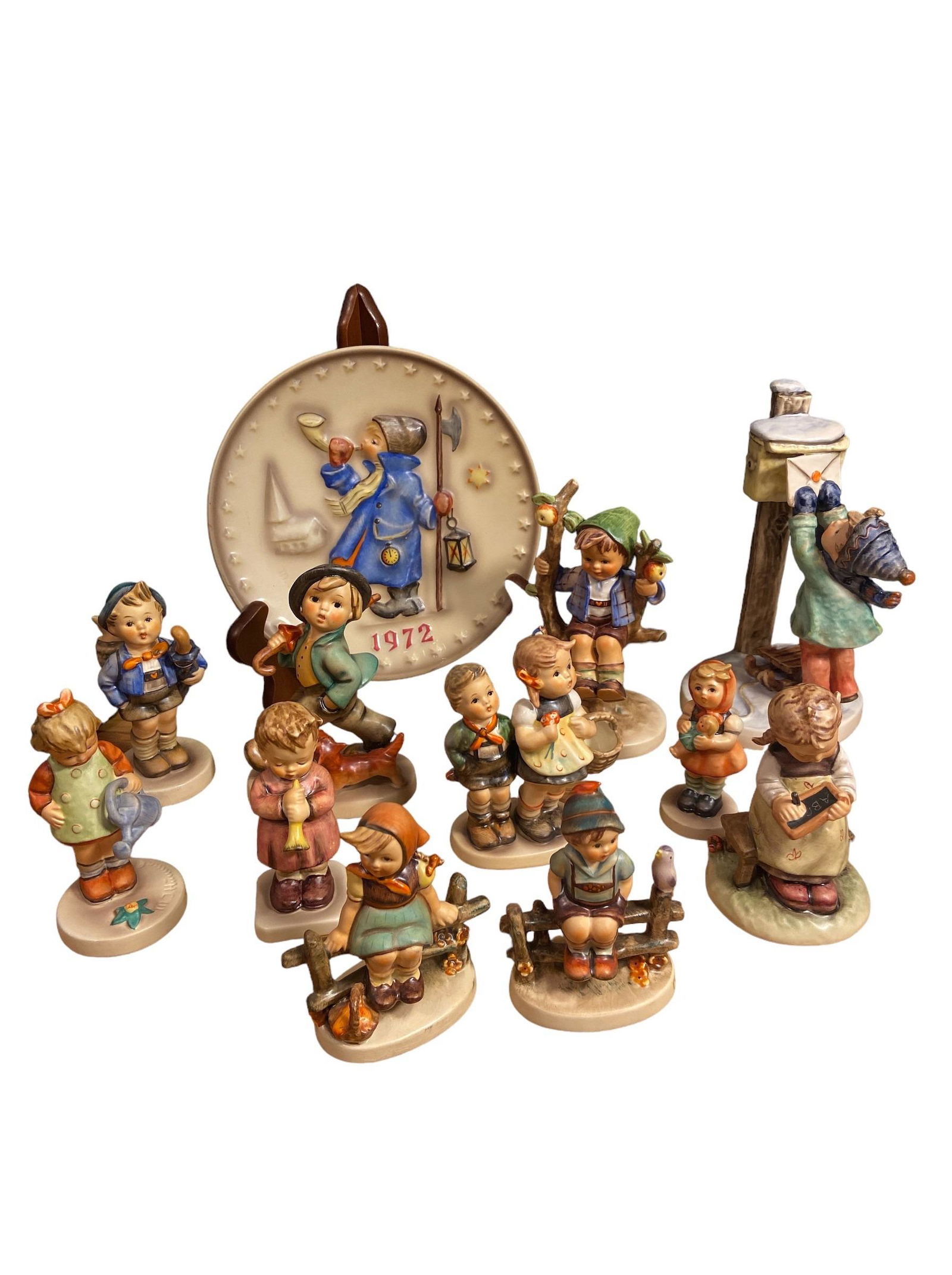HUMMEL Figurines & Plate (12) (1 of 3)