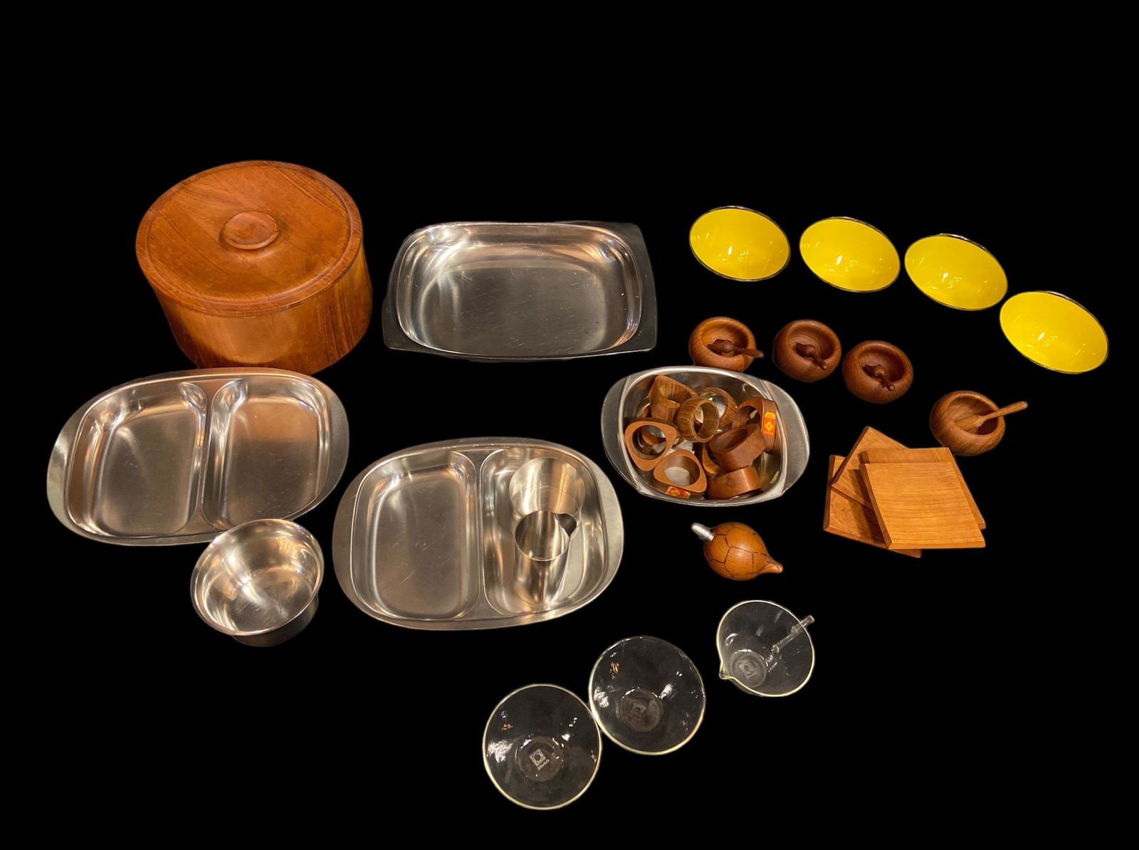 Collection Mid Century Kitchenware DANSK, CULTURA (1 of 3)