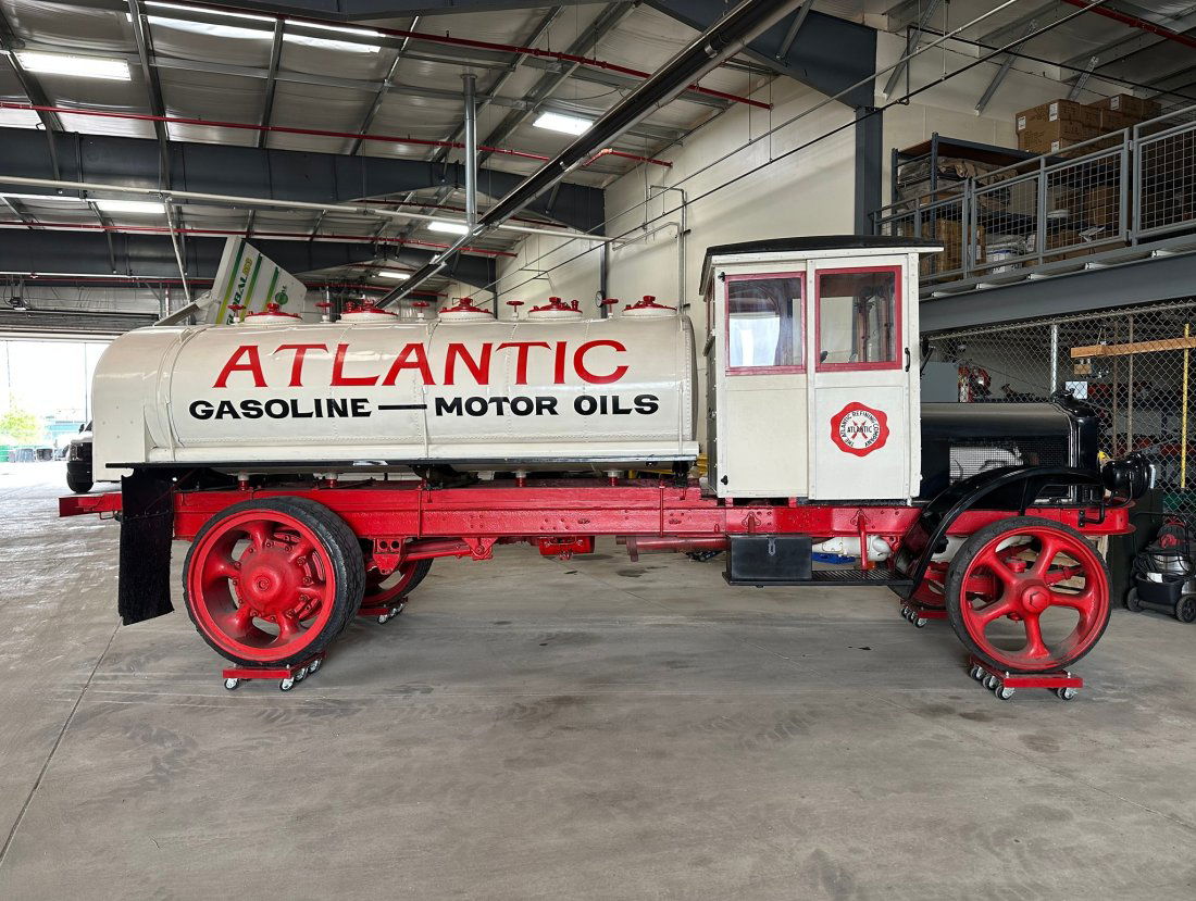 1921 WHITE Atlantic Oil Tanker Truck (1 of 18)
