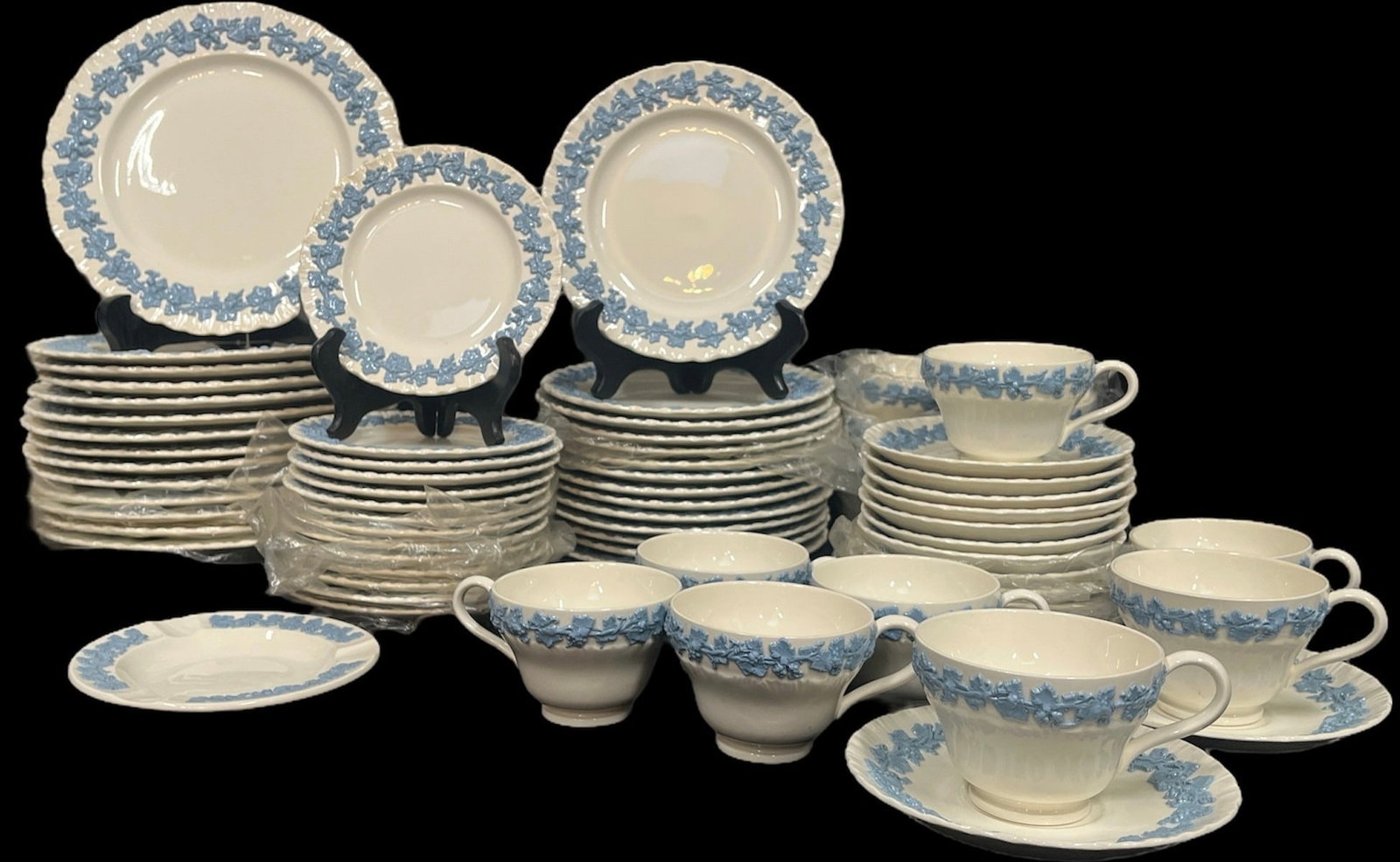 WEDGWOOD White Embossed Queensware Dinnerware Set of 14 (1 of 7)
