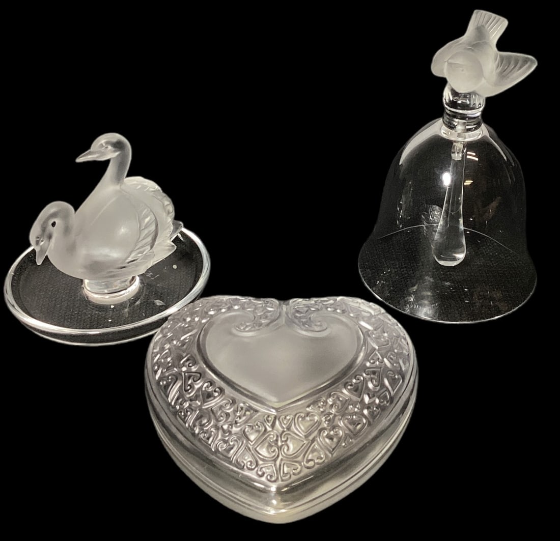 Three LALIQUE Glass Articles, Dinner Bell, Swan Tray, Heart Box (1 of 5)