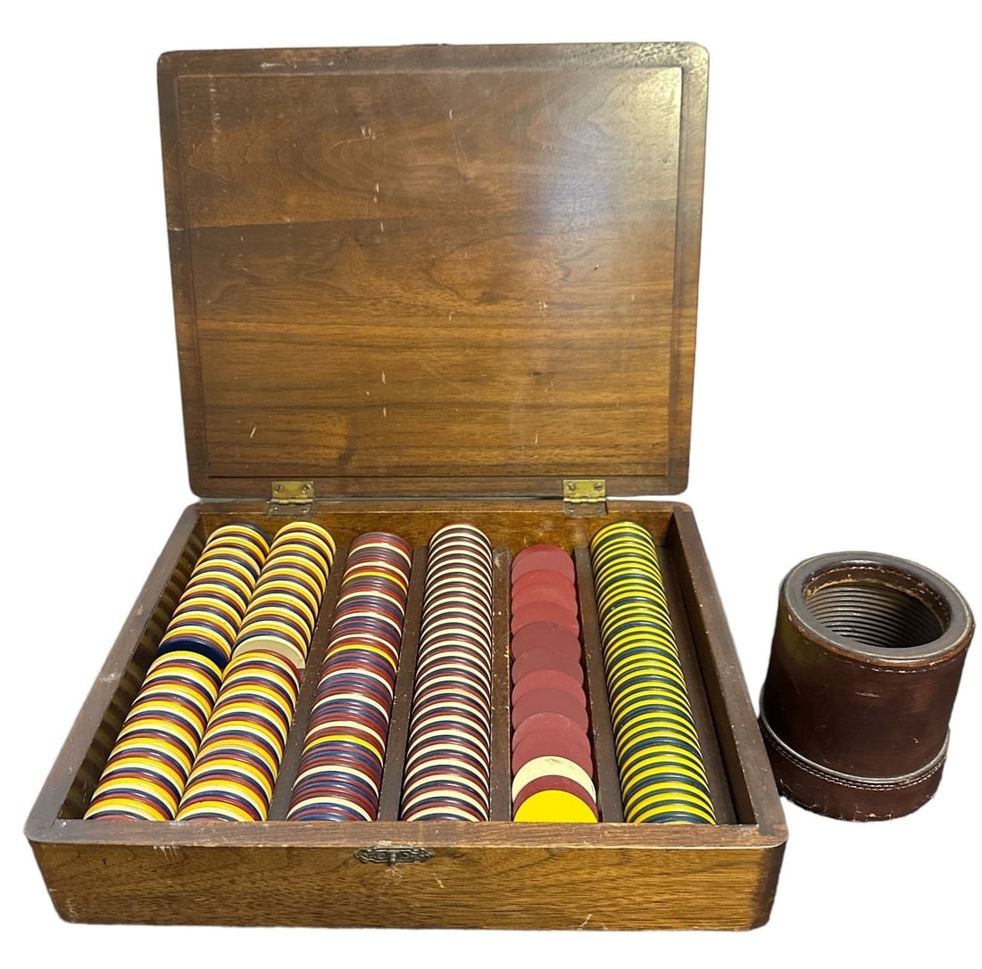 Art Deco Bakelite Poker Chips & Gaming Dice (1 of 4)