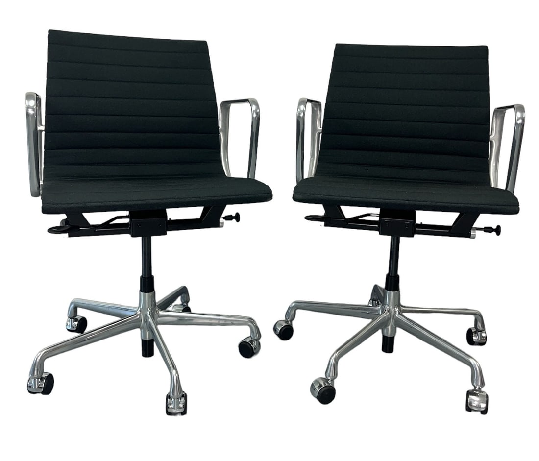 Mid Century EAMES For HERMAN MILLER Aluminum Group Chairs, Pair (1 of 8)