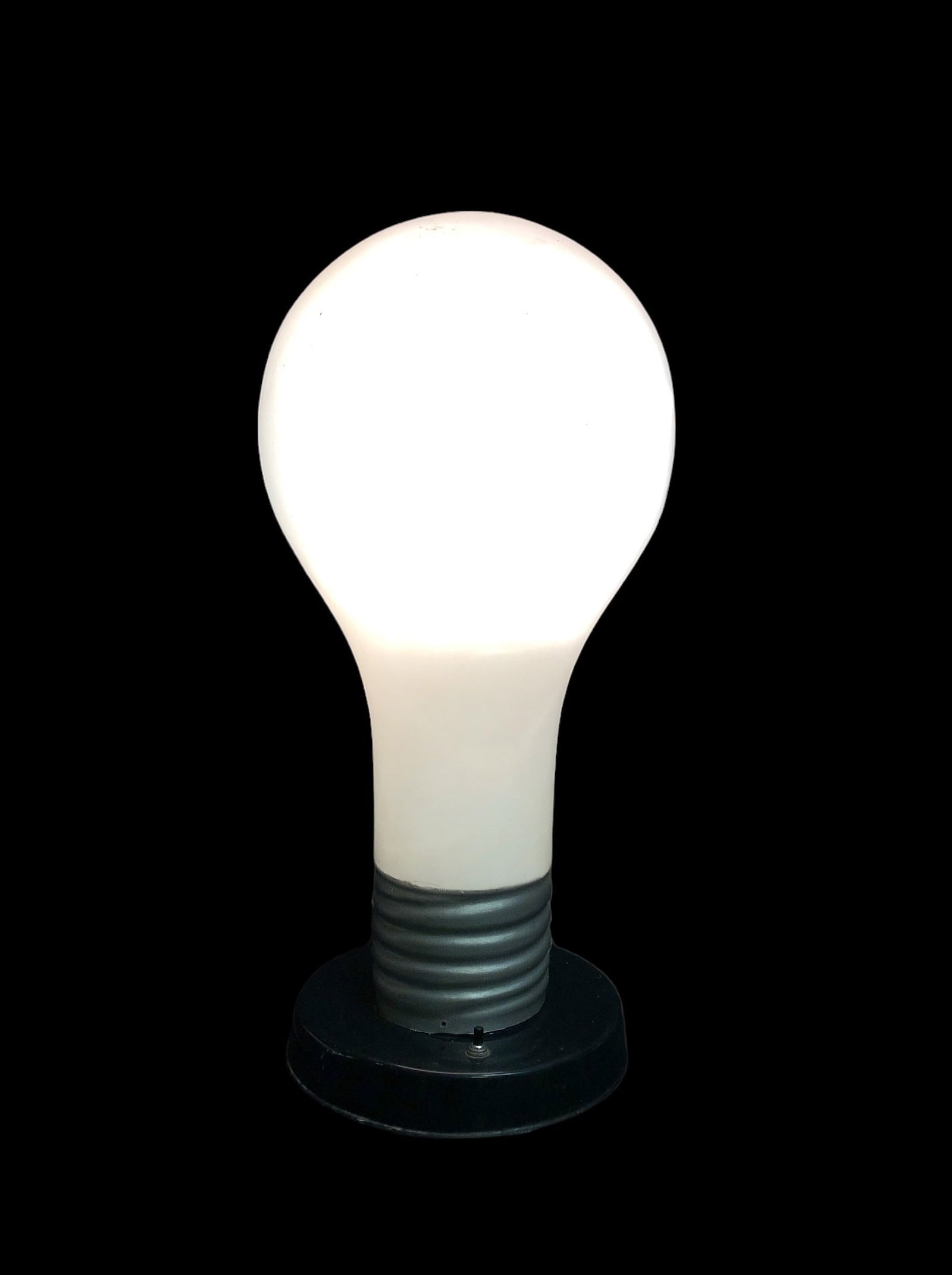 Vintage Pop Art Lightbulb Lamp (1 of 3)