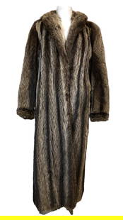 Gorgeous Vintage Full Length Raccoon Fur Coat: 26" Sleeve Length x 50" L shoulder to hem x 19" W armpit to armpit