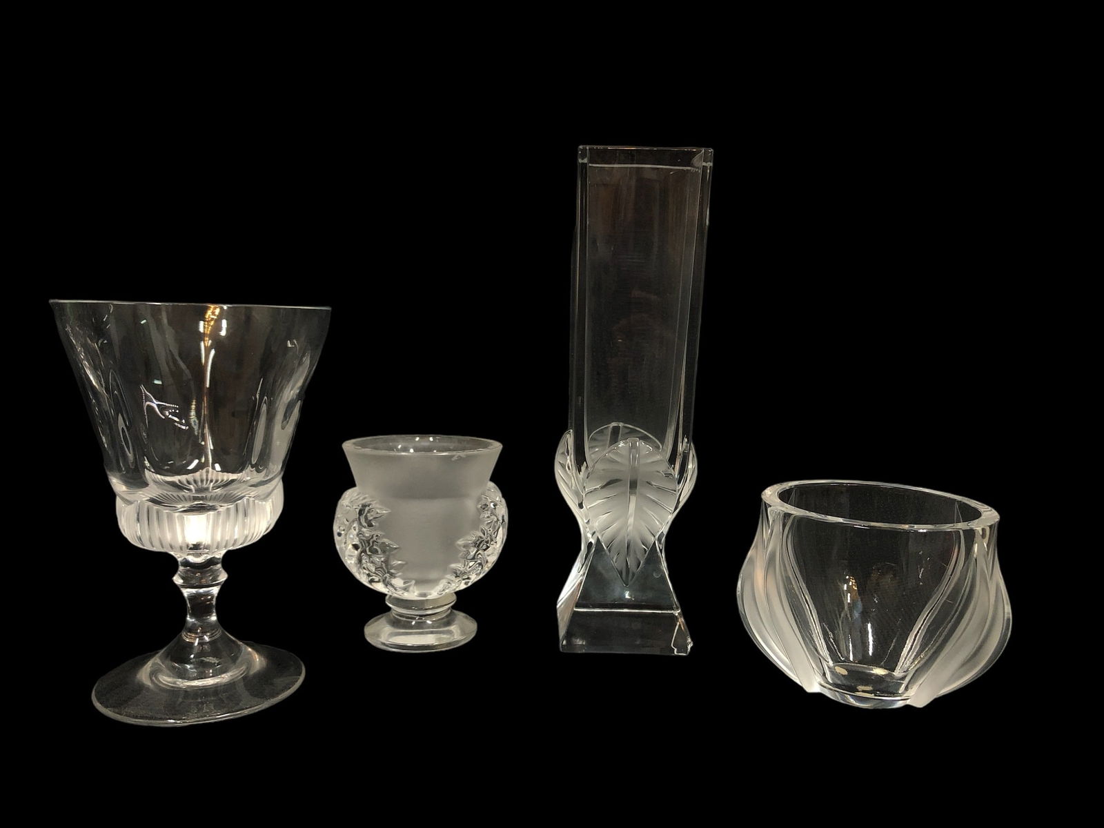 Collection LALIQUE Crystal Vases Broceliande, Deux Tulips (1 of 9)