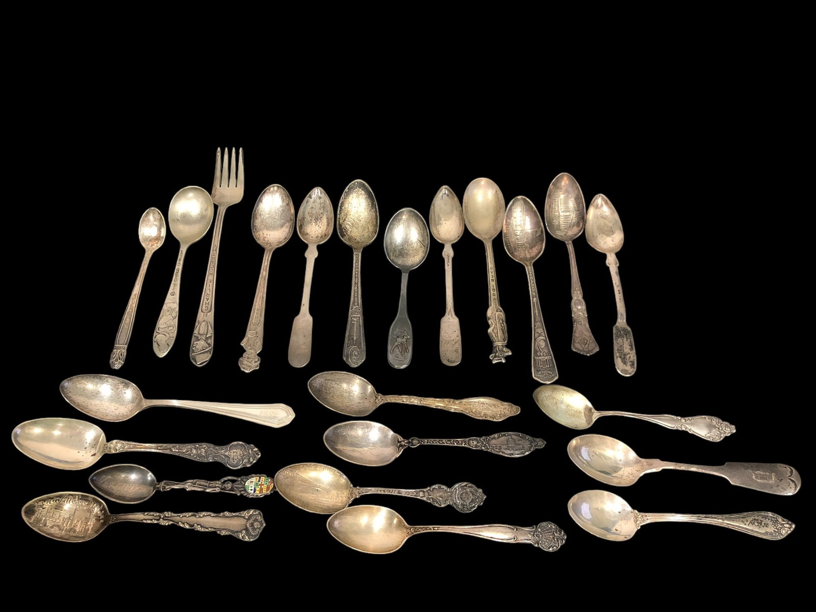 Collection Victorian Sterling Silver and Silverplate Cutlery: Sterling Silver weighs approx. 7oz
