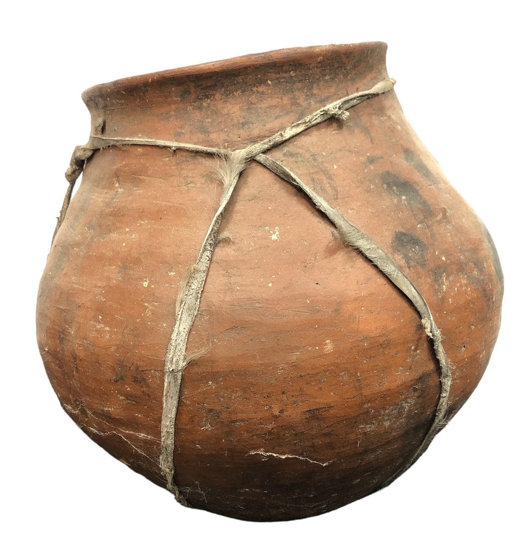 Native American TARAHUMARA Storage Vessel: 11" H x 7.25" DIA at opening. In accordance with the STOP Act protecting Native American artifacts, RA will not be shipping this item internationally.