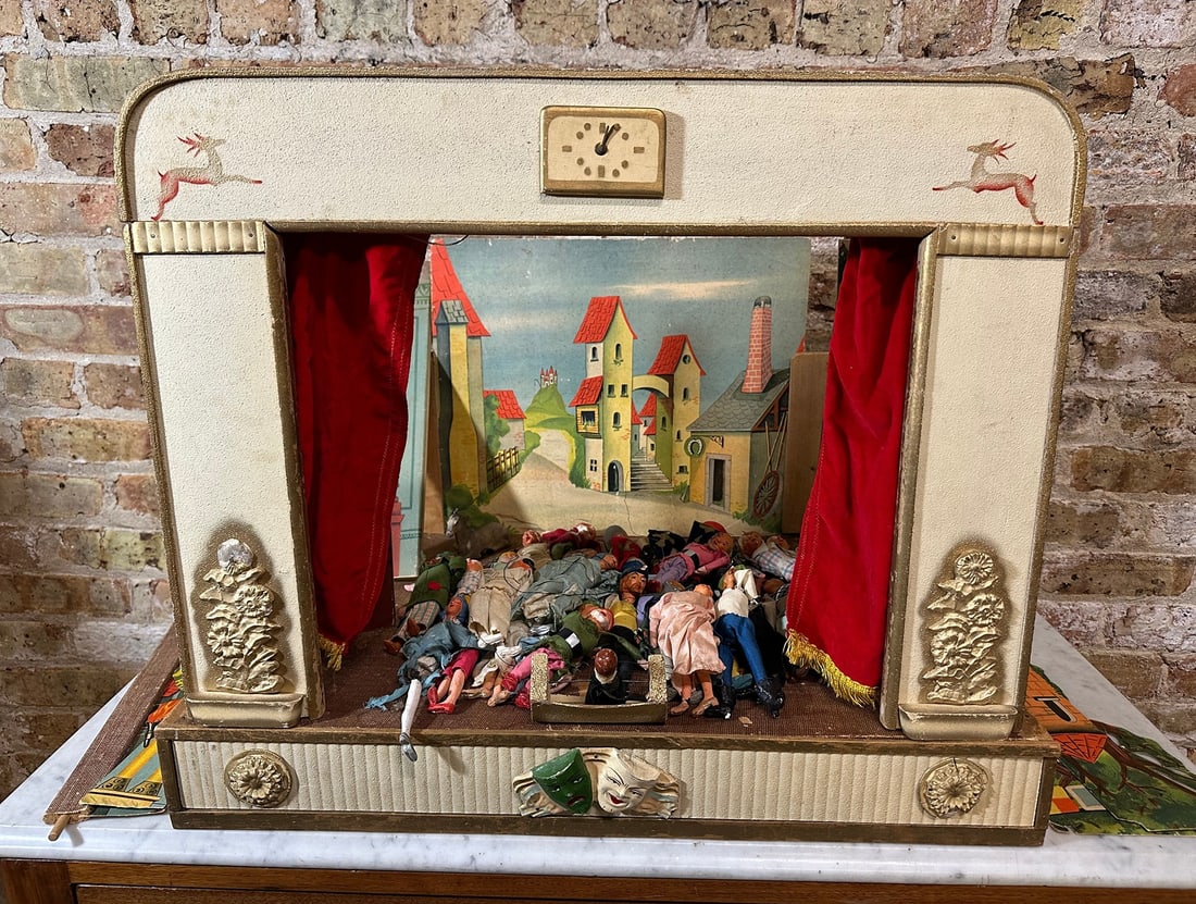 Vintage Child's 1950s Italian Puppet Theatre (1 of 11)