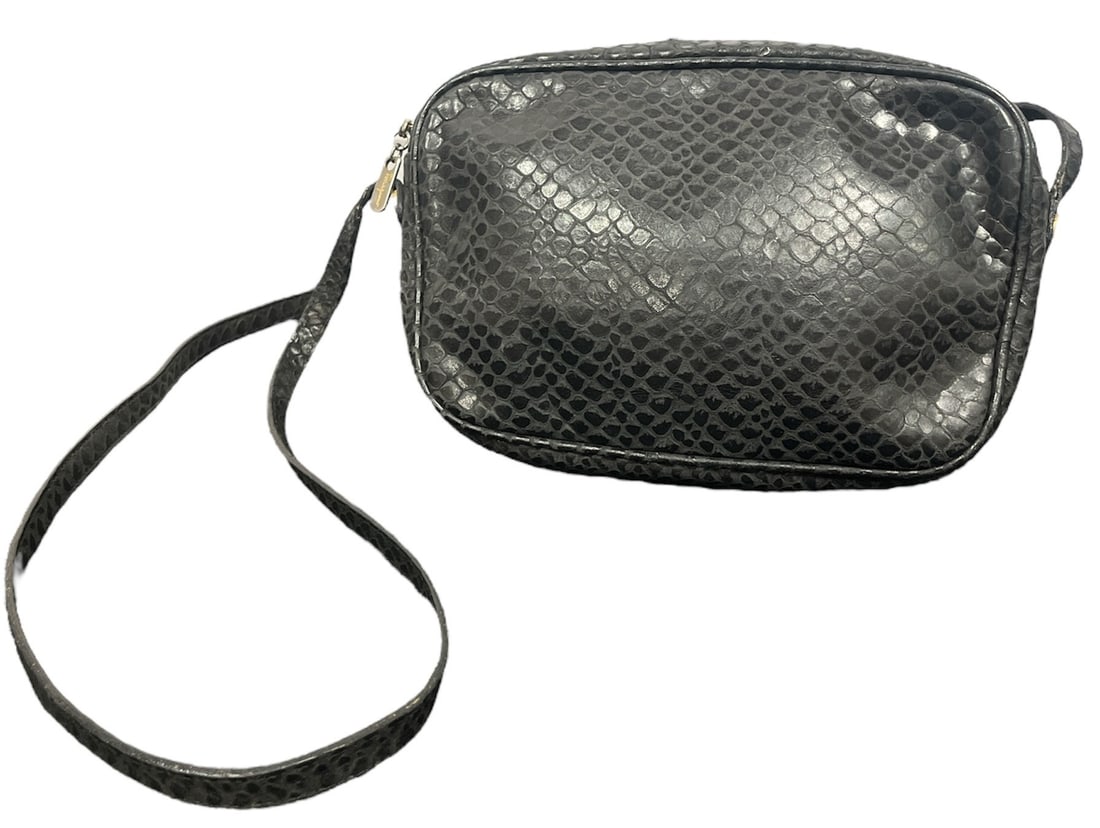 Vintage Black Leather SALVATORE FERRAGAMO Purse (1 of 4)