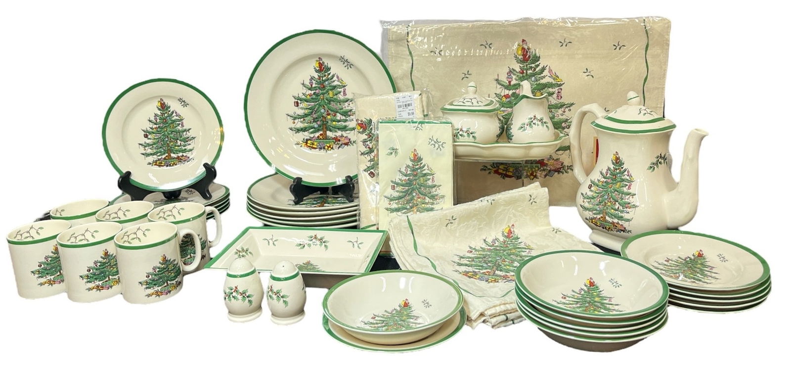 SPODE Christmas Tree Porcelain Dinnerware Service for 6 (1 of 11)