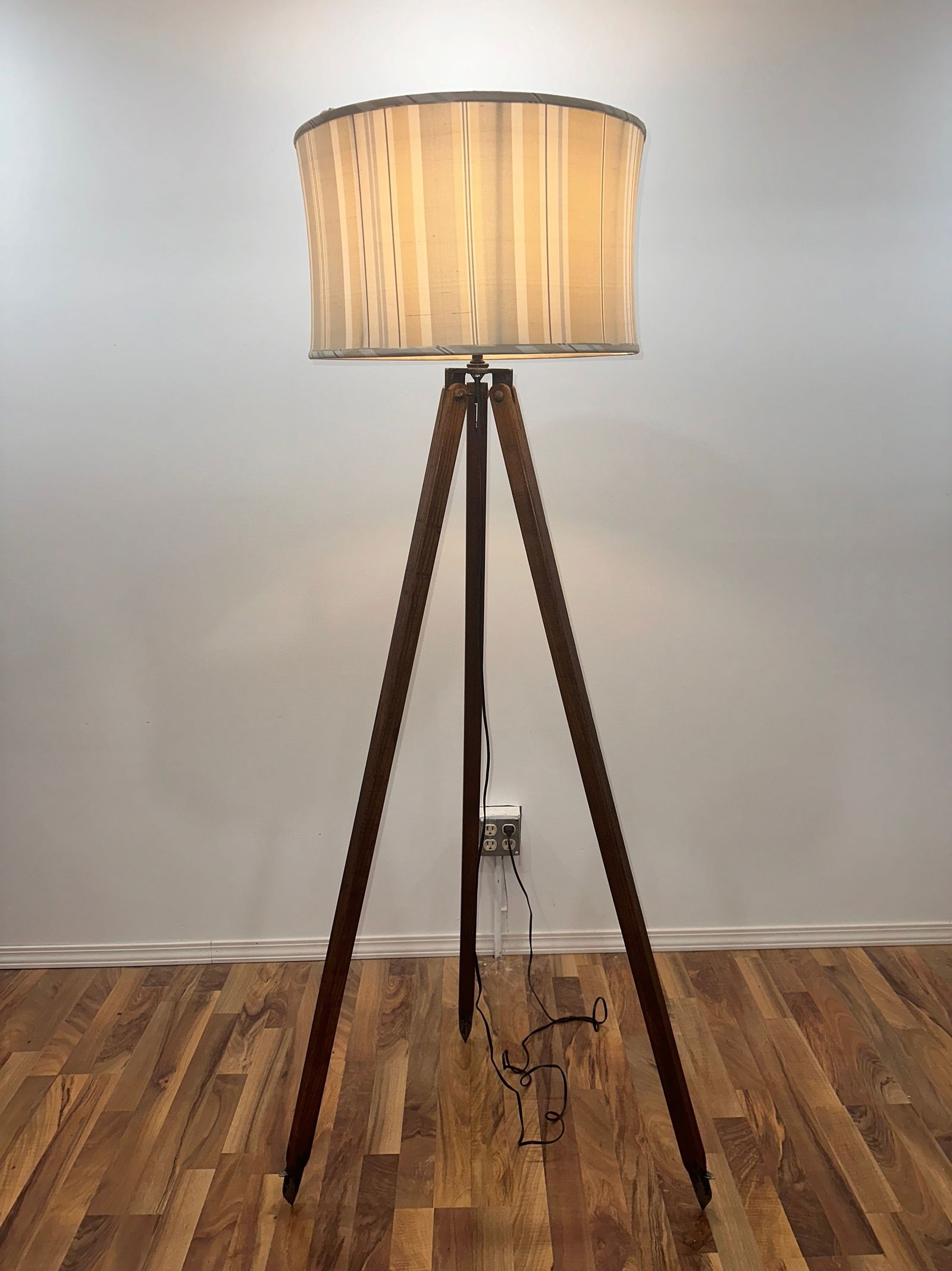 Vintage Tripod Surveyors Transit Base Lamp (1 of 4)