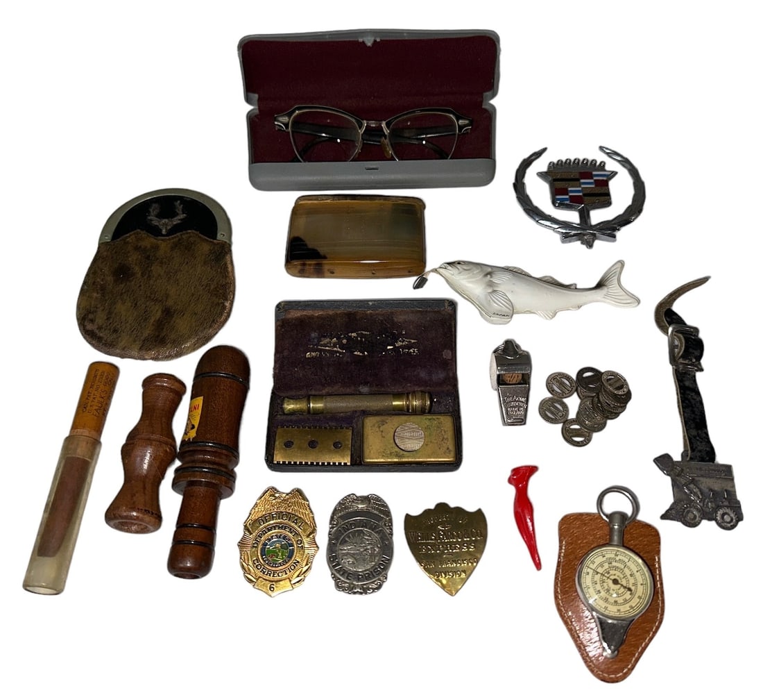 Collection Old Badges, WELLS FARGO, Railroad Tokens,  Advertising Etc. (1 of 4)