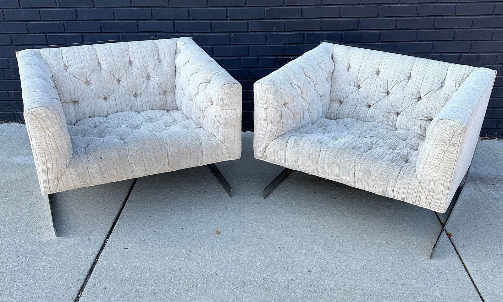 MILO BAUGHMAN For THAYER COGGIN Cantilever Chairs, Pair (1 of 7)