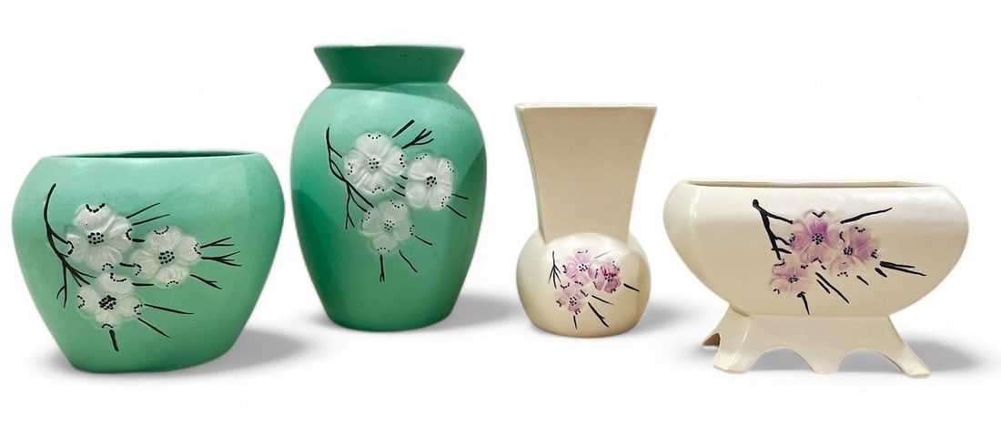 Four Vintage 1960s MCCOY Pottery Dogwood Vases (1 of 5)