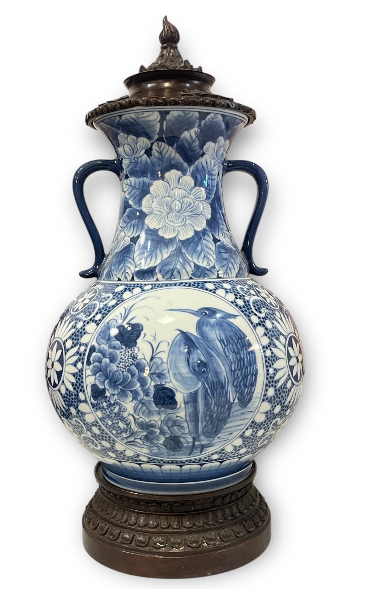 A Large Asian Inspired MAITLAND SMITH Vase With Bronze Base (1 of 6)