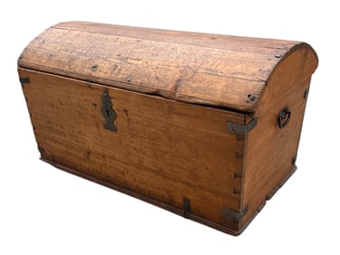 A Swedish Pine Humpback Trunk