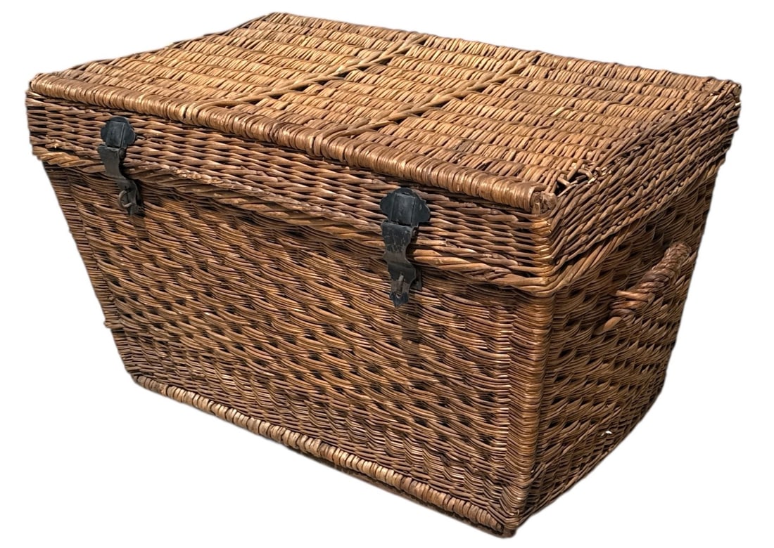 Large Woven Rattan Trunk (1 of 4)