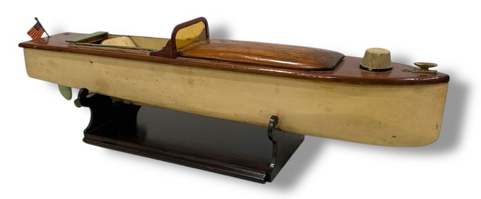 Primitive Model Speedboat