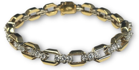 An Exceptional 14k Gold & Diamond Bracelet