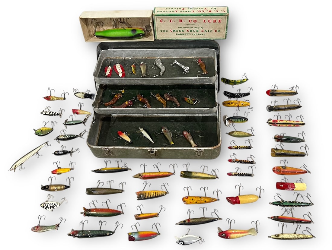 Antique Fishing Lures & Tackle Box HEDDON, CREEK CHUB, SOUTH BEND (1 of 3)