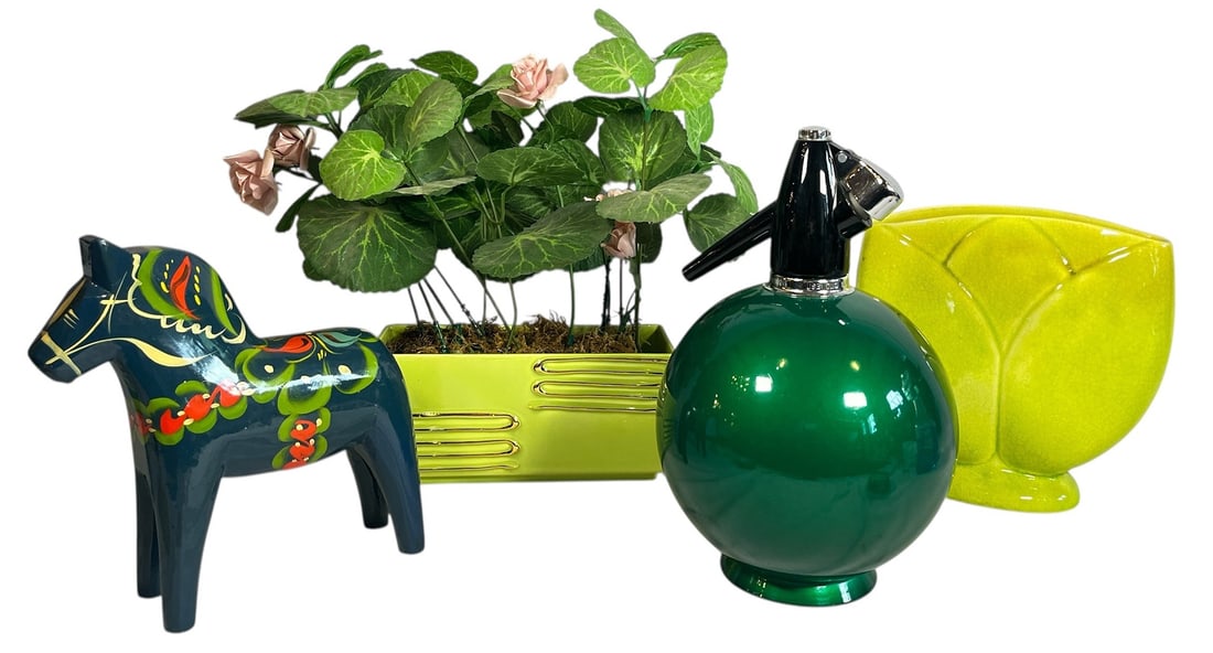 An Assortment of Mid Century Decorative Articles: Soda siphon measures 10.25" H x 7" overall DIA. Horse marked Sweden measures 8.25" H x 2.5" x 8".
