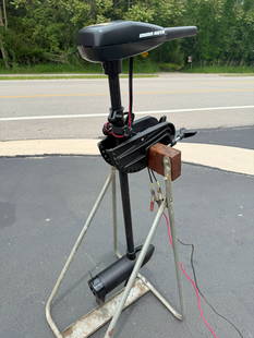 Vintage MINN KOTA "Power Max 30" Trolling Motor: C. 1980's/1990's 42" H x 5" W x 18" D