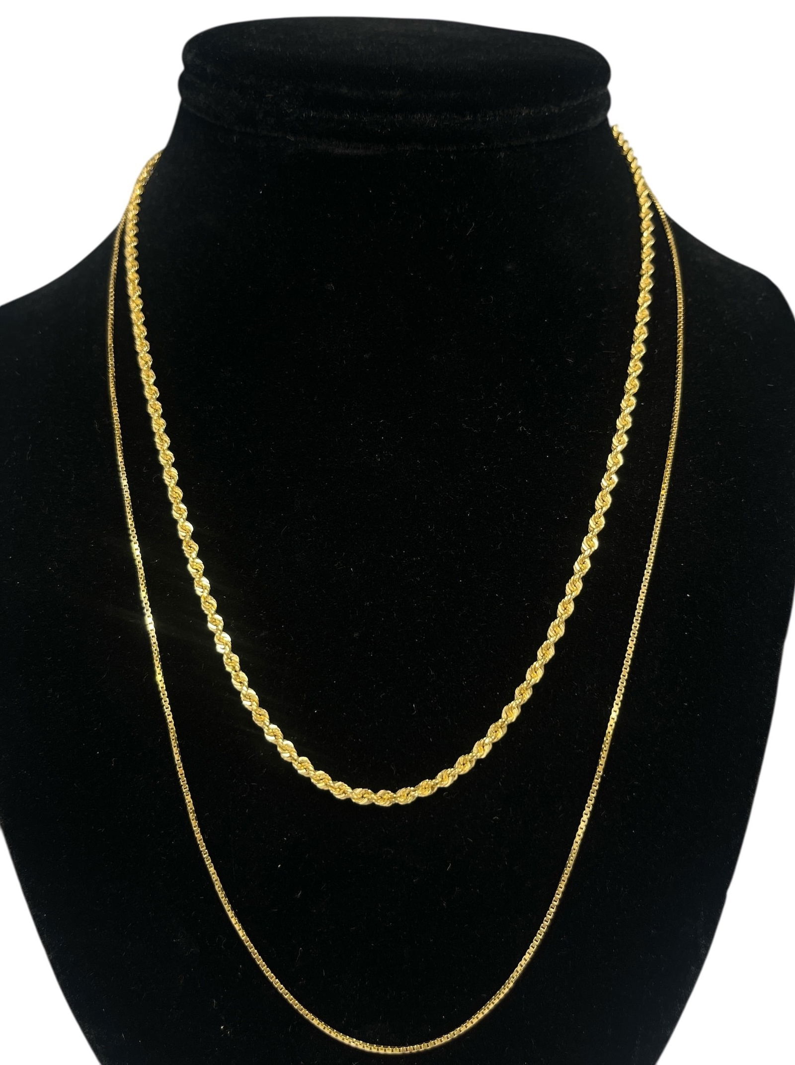Two 14k Gold Ladies Chain Necklaces (1 of 3)